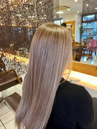 ロング カラー 滝沢 智希のヘアスタイル