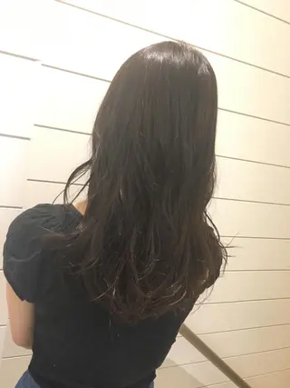 セミロング カラー 鍵山 千秋のヘアスタイル