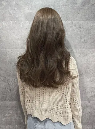 ミディアム カラー FOX 新菜のヘアスタイル