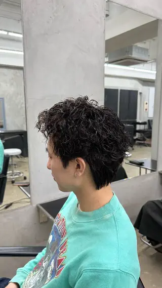 パーマ メンズ 田中 辰弥のヘアスタイル