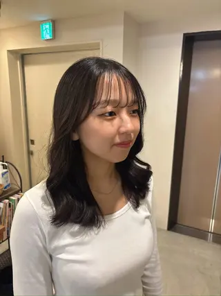 セミロング オクギシ チヒロのヘアスタイル
