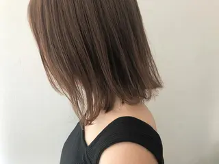 ミディアム カラー 透明感♡︎♡︎ 佐々木早苗のヘアスタイル