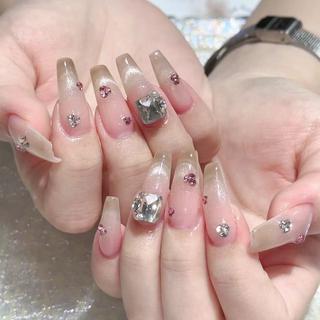 ネイル Queens テイのネイルデザイン