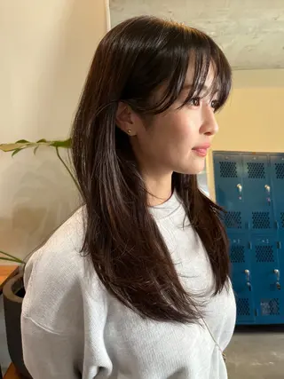 セミロング レイヤーカット\ウル フ　chinatsuのヘアスタイル