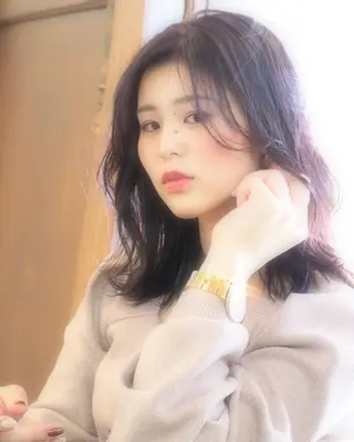 ミディアム カラー grand juteのヘアスタイル