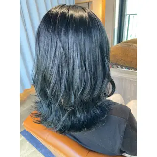 カラー 🩵盛れる顔周り/ 艶カラーemi🩵のヘアスタイル