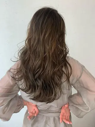 セミロング カラー Luxbe hakataのヘアスタイル