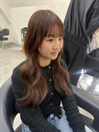 ロング カラー 天神最安値エクステ カラーレイヤーカットのヘアスタイル
