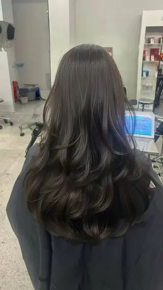 ロング 🎀 レイヤーカット カラー / 錦糸町のヘアスタイル