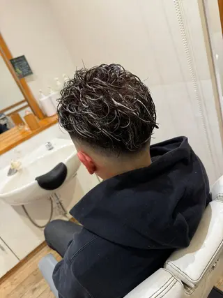 ショート カラー ROSSO北赤羽 アラカワのヘアスタイル