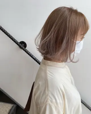 ショート カラー 吉田 航のヘアスタイル