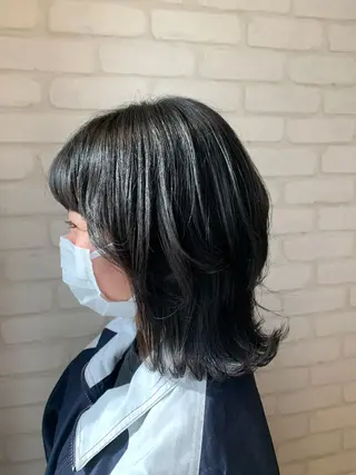 ミディアム 秋葉 万柚子のヘアスタイル