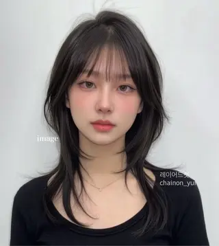 セミロング 佐藤 尚子のヘアスタイル