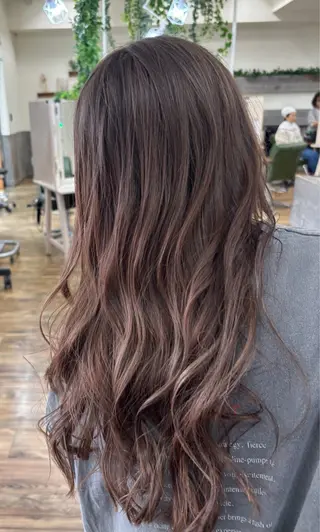 ロング カラー 🐰K+Plus🐰 まゆ🐰のヘアスタイル