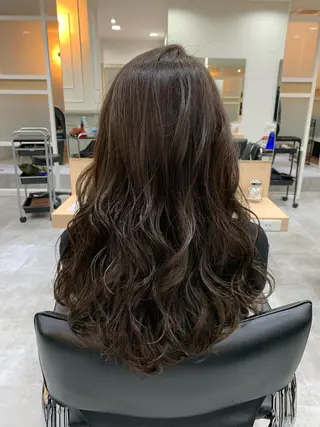 ロング カラー 髪質改善🩵艶髪 ストレート🩵山口のヘアスタイル