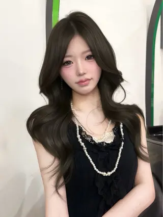 ロング カラー 上品モテヘア🩶 karen🩶のヘアスタイル