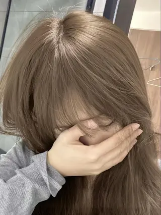 ロング カラー ハイトーンカラー 🦄レイヤーカットのヘアスタイル