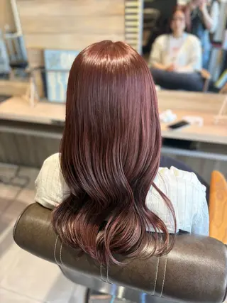 セミロング 峯崎響乃 ツヤ髪透明感カラーのヘアスタイル