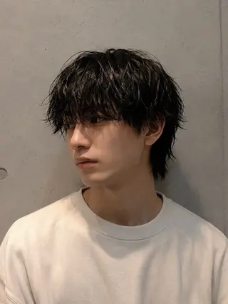ミディアム パーマ メンズ 西田まさき |メンズヘア/パーマの眉毛・アイブロウイメージ