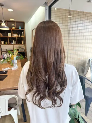ロング カラー ツキダテ ユイのヘアスタイル