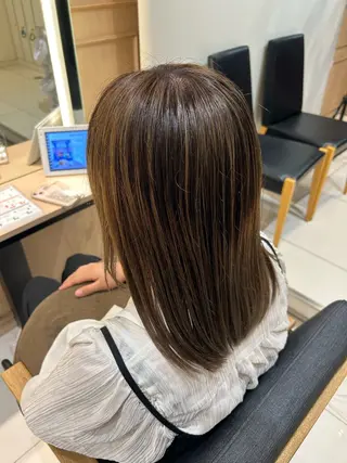 ミディアム カラー ゆめ ベージュカラーのヘアスタイル