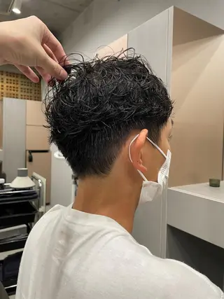 ショート パーマ メンズ 吉田一輝 外国人パーマのヘアスタイル