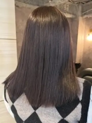 セミロング カラー 💜eluあやね💜 🫧カラー・縮毛矯正のヘアスタイル