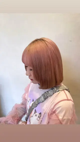 ショート カラー あらいしほ /ピンクカラーのヘアスタイル