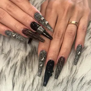 ロング Whity kiriのネイルデザイン