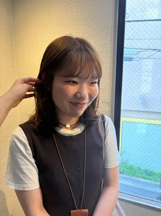 ミディアム カラー 佃 風子のヘアスタイル