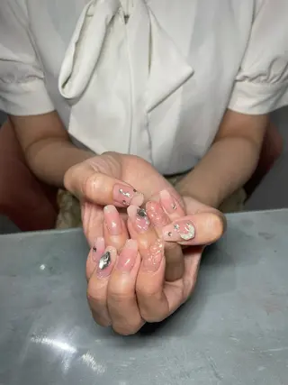 ネイル LAVISH 大和店 🤱子連れ大歓迎のネイルデザイン