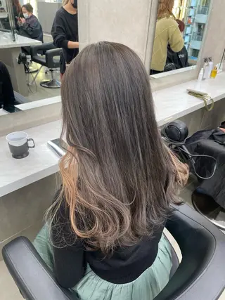 ミディアム カラー 抜け感レイヤー︴ ニュアンスカラーのヘアスタイル
