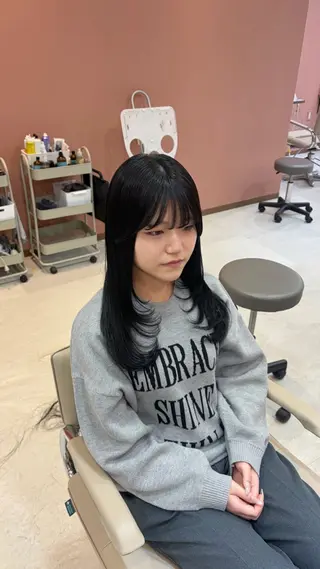 ロング カラー 聖菜/ hina /レイヤー/艶カラーのヘアスタイル