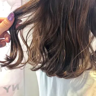 ミディアム カラー 小顔レイヤー/ ベージュ🤍Rieのヘアスタイル