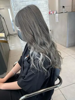 ロング カラー 韓国レイヤー×艶髪 ハイトーンRyukiのヘアスタイル
