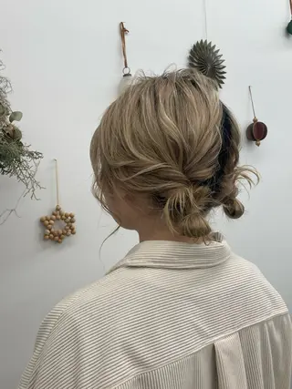ミディアム 辻 紀穂のヘアスタイル