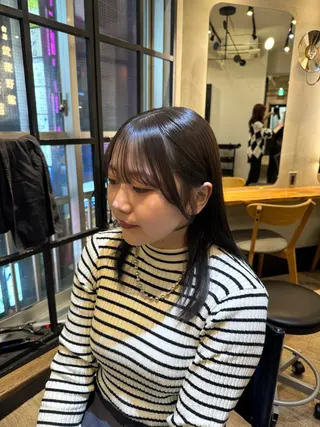 セミロング 新宿/顔周りカット +レイヤー＝しずく♩のヘアスタイル