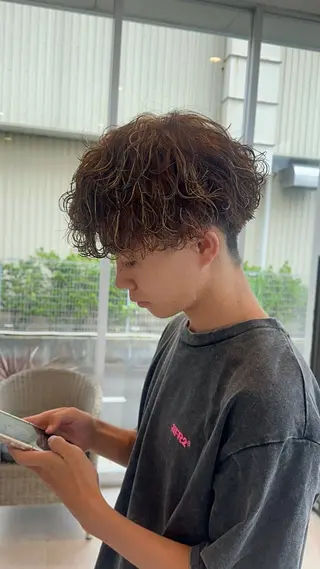 パーマ メンズ 荒木 郁実のヘアスタイル