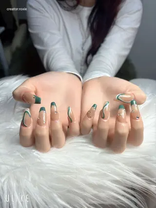 ネイル T. Leeのネイルデザイン