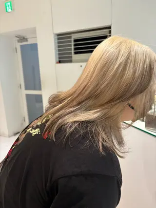 ミディアム Louwe 小島のヘアスタイル
