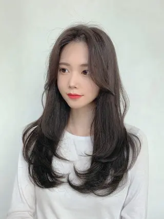 ロング 髪質改善、縮毛矯正 Core梅田茶屋町店のヘアスタイル