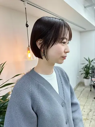 ショート カラー NOViiiCE ボブ/ブリーチなしのヘアスタイル