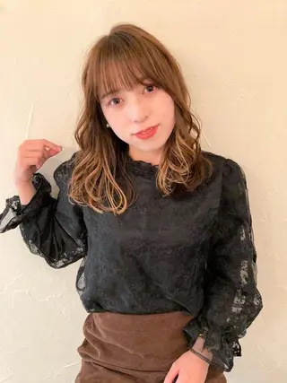 ミディアム シマダ アユミのヘアスタイル
