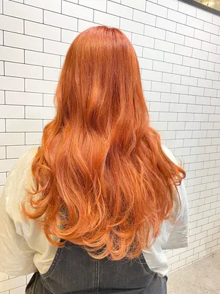 カラー 岡 舞唯のヘアスタイル