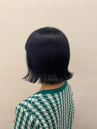 ミディアム 寒色/ベージュヘア ブリーチありMiOのヘアスタイル