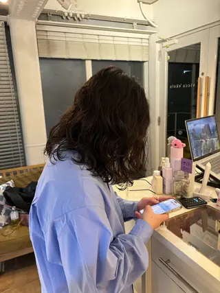 ミディアム パーマ レイヤーカット KAEのヘアスタイル