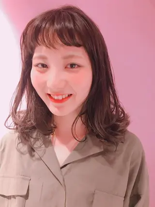 カラー 💓パーマ，💗 レイヤーカットのヘアスタイル