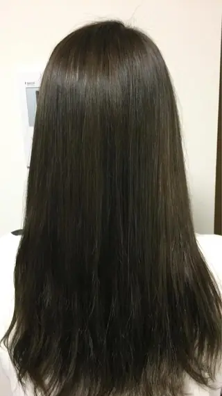 セミロング カラー 岩崎 裕司のヘアスタイル