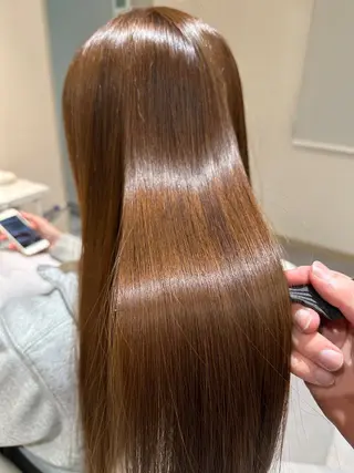 カラー 梅田 怜のヘアスタイル