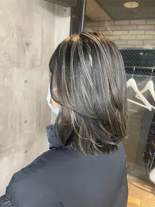 ミディアム ブリーチ縮毛矯正 LAFFYuiのヘアスタイル